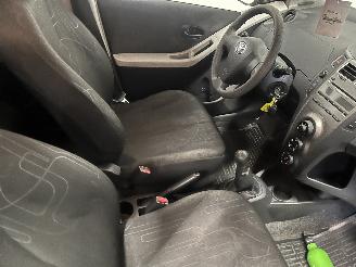 Toyota Yaris Yaris II (P9) Hatchback 1.0 12V VVT-i (1KR-FE) [51kW]  (08-2005/12-201=
1) picture 9