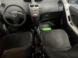 Toyota Yaris Yaris II (P9) Hatchback 1.0 12V VVT-i (1KR-FE) [51kW]  (08-2005/12-201=
1) picture 11