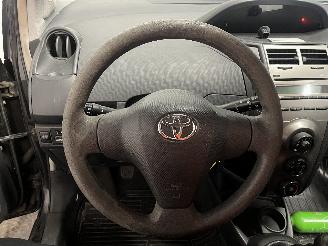 Toyota Yaris Yaris II (P9) Hatchback 1.0 12V VVT-i (1KR-FE) [51kW]  (08-2005/12-201=
1) picture 18