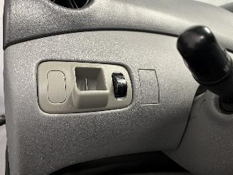 Toyota Yaris Yaris (P1) Hatchback 1.0 16V VVT-i (1SZFE) [50kW]  (04-1999/09-2005) picture 21