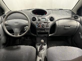 Toyota Yaris Yaris (P1) Hatchback 1.0 16V VVT-i (1SZFE) [50kW]  (04-1999/09-2005) picture 14
