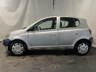 Toyota Yaris Yaris (P1) Hatchback 1.0 16V VVT-i (1SZFE) [50kW]  (04-1999/09-2005) picture 4
