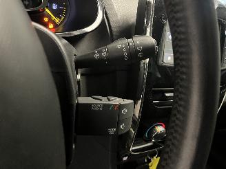 Renault Clio Clio IV Estate/Grandtour (7R) Combi 5-drs 0.9 Energy TCE 90 12V (H4B-4=
00(H4B-A4)) [66kW]  (01-2013/08-2021) picture 20