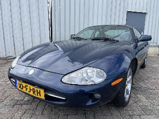 Voiture accidenté Jaguar XK XK 8 Coupé 4.0 V8 32V (NC(AJ27)) [209kW]  (03-1996/07-2005) 2000/4