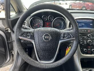 Opel Astra Astra J Sports Tourer (PD8/PE8/PF8) Combi 1.4 16V ecoFLEX (A14XER(Euro=
 5)) [74kW]  (10-2010/10-2015) picture 17