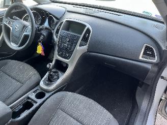 Opel Astra Astra J Sports Tourer (PD8/PE8/PF8) Combi 1.4 16V ecoFLEX (A14XER(Euro=
 5)) [74kW]  (10-2010/10-2015) picture 14