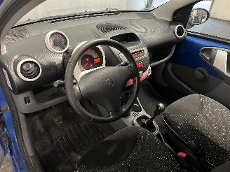 Peugeot 107 107 Hatchback 1.0 12V (384F(1KR)) [50kW]  (06-2005/05-2014) picture 15