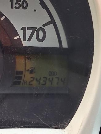 Peugeot 107 107 Hatchback 1.0 12V (384F(1KR)) [50kW]  (06-2005/05-2014) picture 2