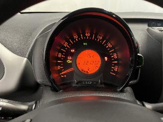 Peugeot 108 108 Hatchback 1.0 12V (1KRFE(CFB)) [51kW]  (05-2014/...) picture 22