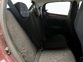 Peugeot 108 108 Hatchback 1.0 12V (1KRFE(CFB)) [51kW]  (05-2014/...) picture 16