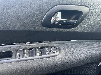 Peugeot 3008 3008 I (0U/HU) MPV 2.0 HYbrid4 16V (DW10CTED4(RHC)) [147kW]  (02-2011/=
08-2016) picture 23