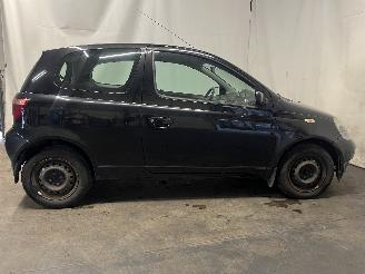 Toyota Yaris Yaris (P1) Hatchback 1.3 16V VVT-i (2SZFE) [64kW]  (04-2002/09-2005) picture 6
