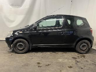 Toyota Yaris Yaris (P1) Hatchback 1.3 16V VVT-i (2SZFE) [64kW]  (04-2002/09-2005) picture 3