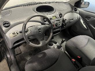Toyota Yaris Yaris (P1) Hatchback 1.3 16V VVT-i (2SZFE) [64kW]  (04-2002/09-2005) picture 11