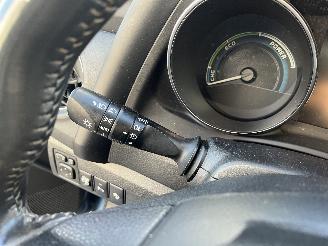 Toyota Auris Auris (E18) Hatchback 5-drs 1.8 16V Hybrid (2ZRFXE) [100kW]  (10-2012/=
03-2019) picture 37
