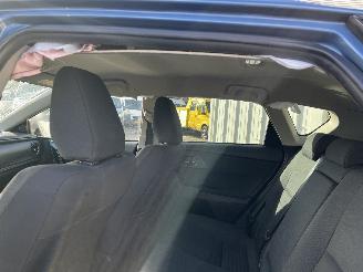 Toyota Auris Auris (E18) Hatchback 5-drs 1.8 16V Hybrid (2ZRFXE) [100kW]  (10-2012/=
03-2019) picture 25