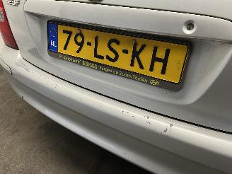 Mazda 323 323 Fastbreak (BJ14) Hatchback 1.6 16V (ZM) [72kW]  (01-2001/09-2003) picture 10