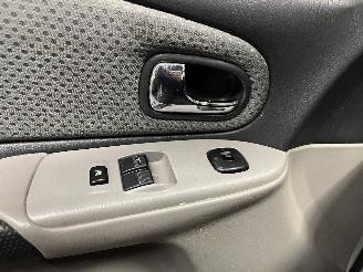 Mazda 323 323 Fastbreak (BJ14) Hatchback 1.6 16V (ZM) [72kW]  (01-2001/09-2003) picture 25