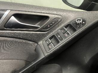 Volkswagen Golf Golf VI (5K1) Hatchback 2.0 GTI 16V (CCZB(Euro 5)) [155kW]  (04-2009/1=
1-2012) picture 21