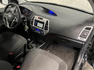 Hyundai I-20 i20 Hatchback 1.2i 16V (G4LA) [57kW]  (09-2008/12-2012) picture 14