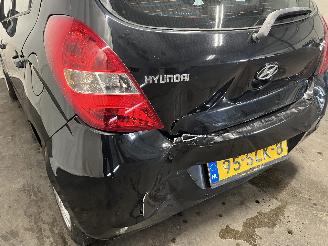 Hyundai I-20 i20 Hatchback 1.2i 16V (G4LA) [57kW]  (09-2008/12-2012) picture 11