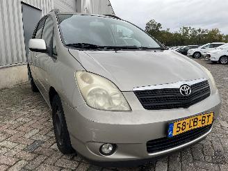 Toyota Corolla Corolla Verso (E12) MPV 1.8 16V VVT-i (1ZZFE) [99kW]  (12-2001/05-2004=
) picture 5