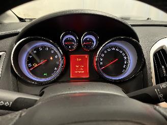 Opel Astra Astra J Sports Tourer (PD8/PE8/PF8) Combi 1.4 Turbo 16V (A14NET(Euro 5=
)) [103kW]  (10-2010/10-2015) picture 18