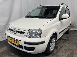 Voiture accidenté Fiat Panda Panda (169) Hatchback 1.2, Classic (169.A.4000(Euro 5)) [51kW]  (03-20=
10/08-2013) 2011/10