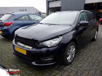 Peugeot 308 1.2 Puretech Exectuive 110pk picture 4