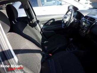Mitsubishi Space-star 1.0 Intense 5drs Clima picture 13