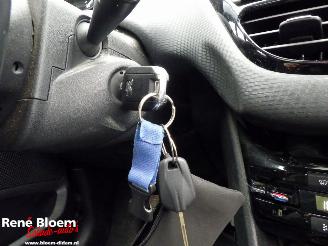 Peugeot 2008 1.2 PureTech Allure 131pk picture 15