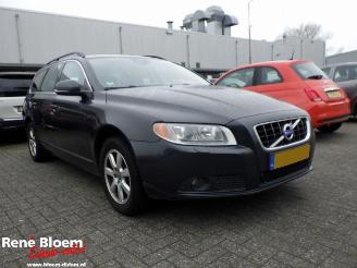 Volvo V-70 2.4 D5 Summum 215pk picture 4