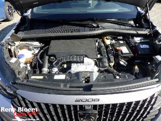 Peugeot 2008 1.2 PureTech 100 Navi picture 21