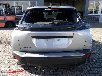 Peugeot 2008 1.2 PureTech 100 Navi picture 3