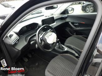 Peugeot 2008 1.2 Puretech Active Carplay 131pk picture 15