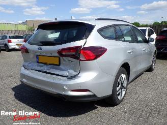 Vaurioauto  passenger cars Ford Focus 1.0 EcoBoost Titanium Hybrid 125pk 2022/3