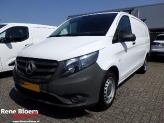 krockskadad bil bedrijf Mercedes Vito III CDI Lang 114pk 2019/11