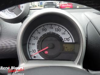Peugeot 107 1.0 Premiere Airco picture 15