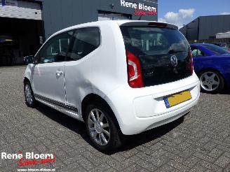 Volkswagen Up! 1.0 move 75pk picture 2
