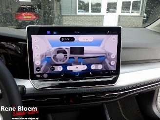 Volkswagen Golf 1.5 TSI Life Edition picture 18