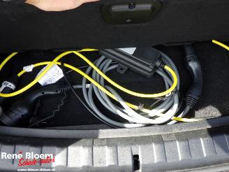 BMW 3-serie 330e M-Pakket Full Option 292pk picture 14