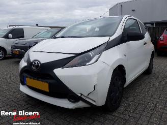 krockskadad bil auto Toyota Aygo 1.0 VVT-i x 2017/3
