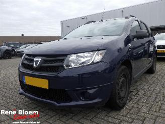 krockskadad bil auto Dacia Logan MCV 0.9 TCE Ambiance 90pk 2015/12