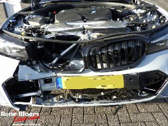 BMW 3-serie 330e XDrive M-pakket Full Option 292pk picture 12