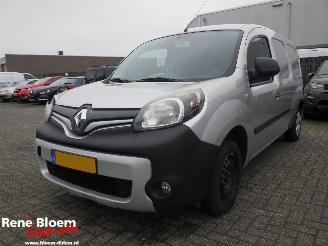 krockskadad bil auto Renault Kangoo 1.5 DCi 90 Energy Luxe Maxi 2017/5