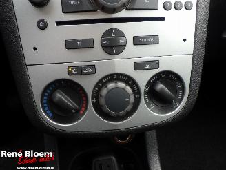 Opel Corsa 1.4-16V Design Edition picture 18