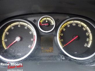 Opel Corsa 1.4 16V 111 Edition picture 15