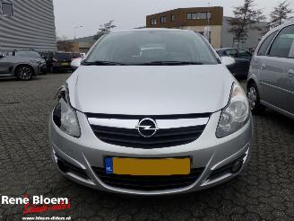 Opel Corsa 1.4 16V 111 Edition picture 3