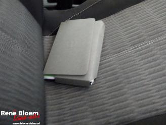 Opel Corsa 1.2 Edition 5drs Navi picture 9