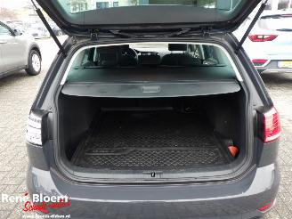 Volkswagen Golf 1.6 TDI HighLine R-Line 5drs picture 8